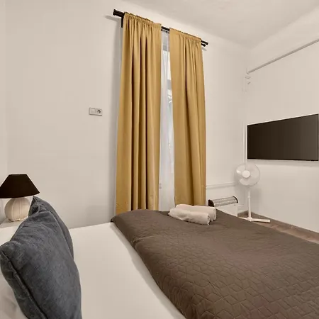 Rakoczi Grand 4br 4bath In Apartman *
