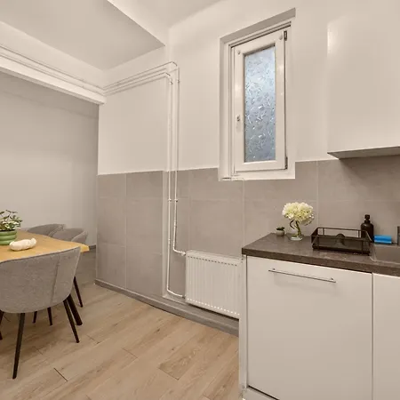 Rakoczi Grand 4br 4bath In Apartman