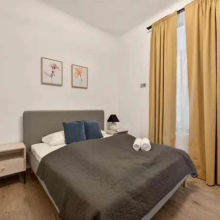 Rakoczi Grand 4br 4bath In 公寓 *